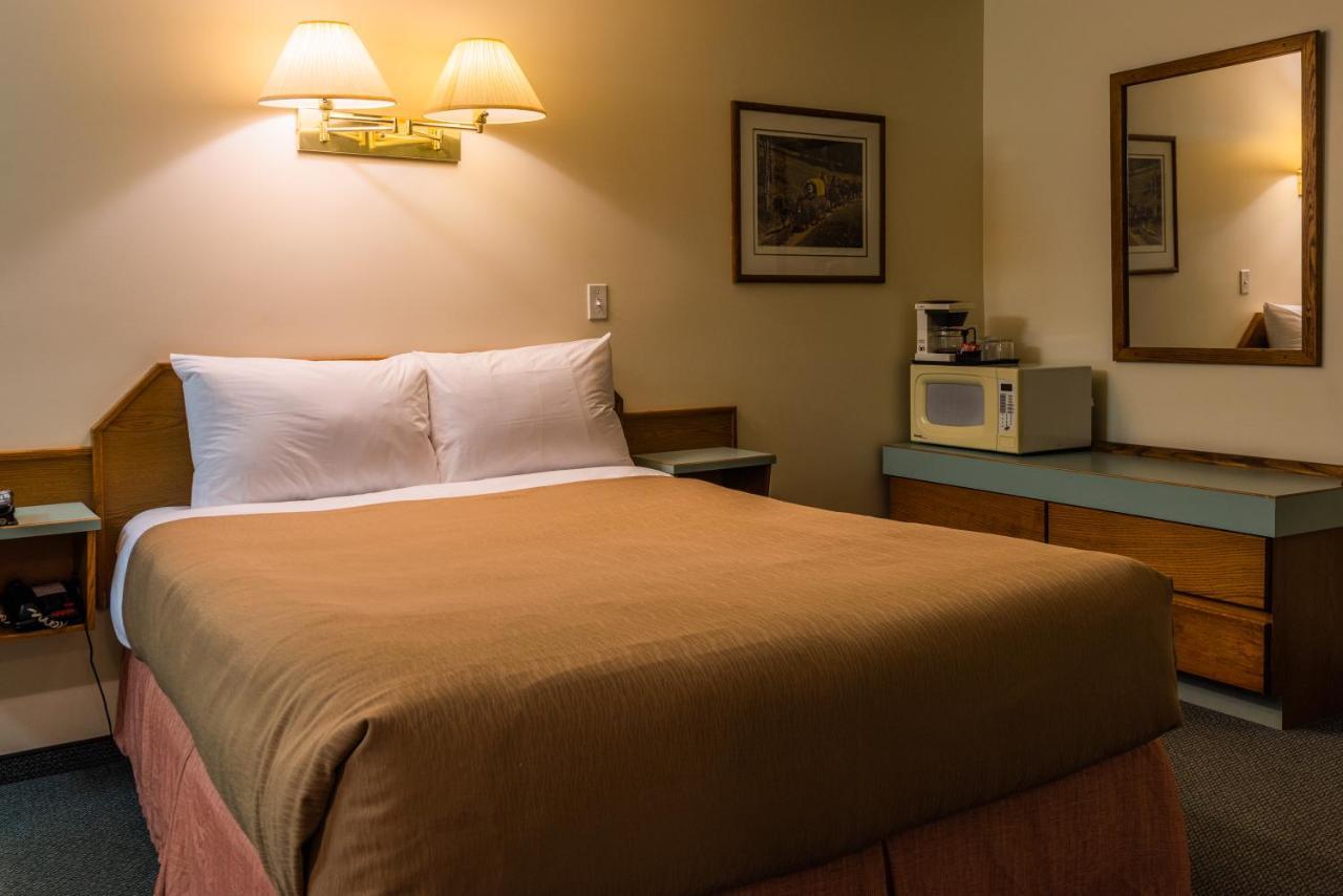 The Ranchland Motel 3*